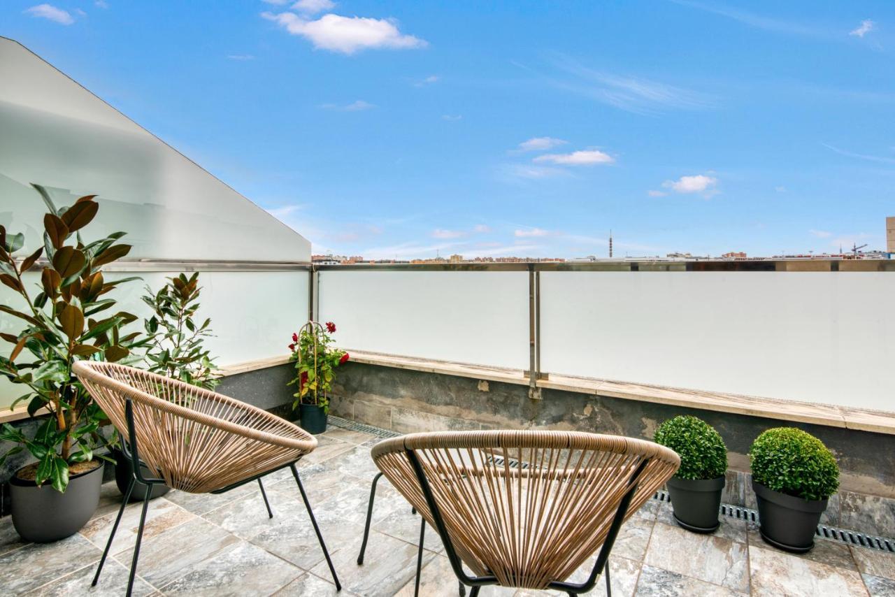 מדריד Cozy Penthouse, 20 Min To Downtown, Alcala Norte מראה חיצוני תמונה
